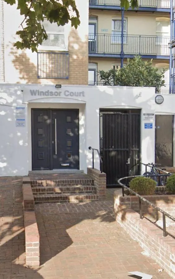 Windsor Shoreline Escape In Central Brighton Apartment
